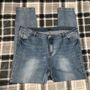 Coco + Carmen Jeans size XXL (16-18) stretchy